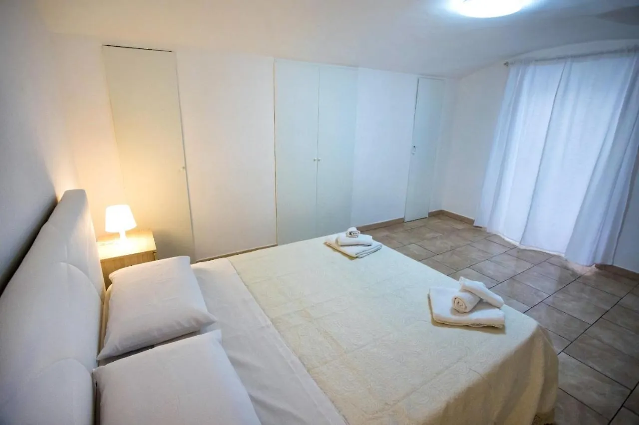 Domus Dei Gemelli Apartment Naples Italy