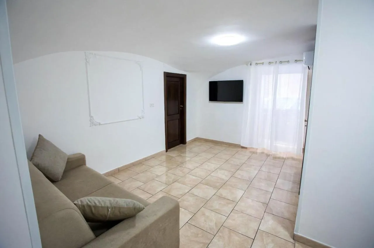 Domus Dei Gemelli Apartment Naples